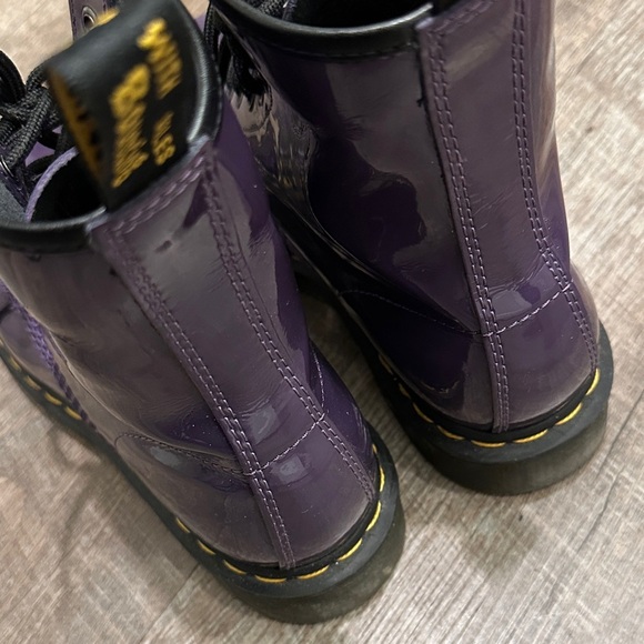Dr. Martens 1460 8 eye lace up black current Purple Patent Leather Boots Size 7 - Picture 7 of 11